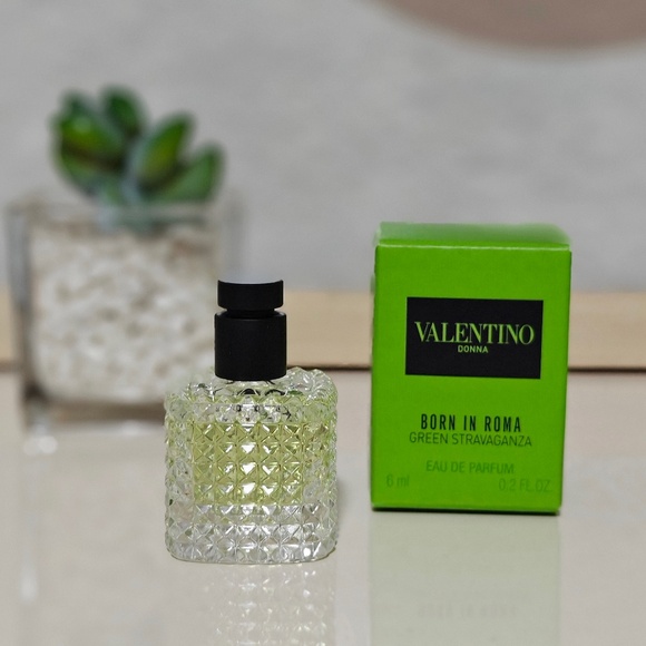 New Valentino Donna Born in Roma Green Stravaganza edp Mini Splash 0.2oz/ 6 ml - Picture 1 of 1